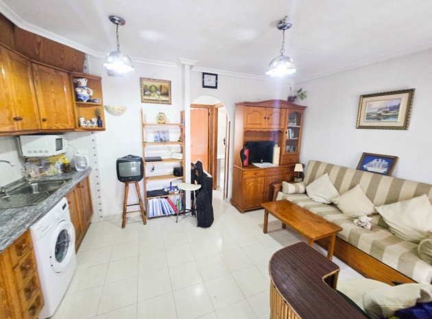 Resale - Villa - Torrevieja - Torrevieja Centro