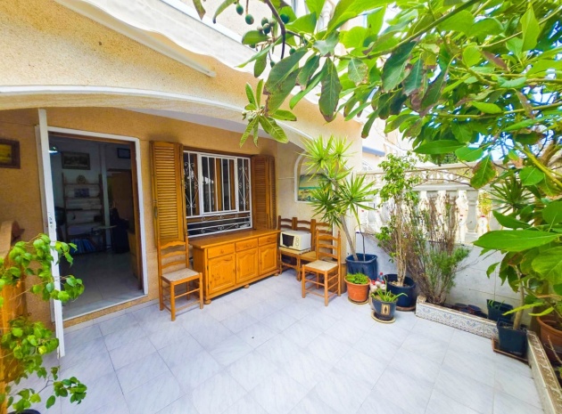 Resale - Villa - Torrevieja - Torrevieja Centro