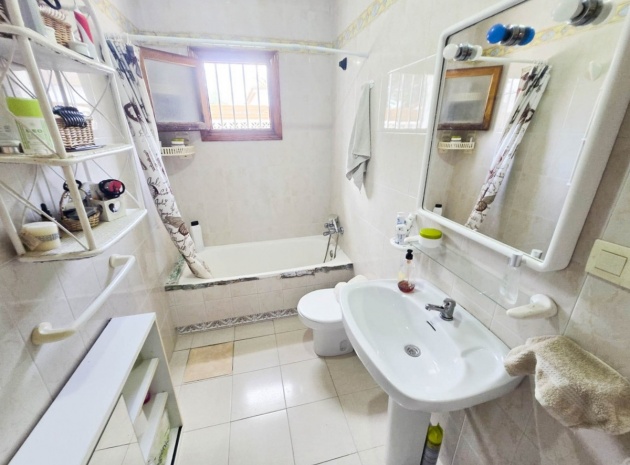 Resale - Villa - Torrevieja - Torrevieja Centro