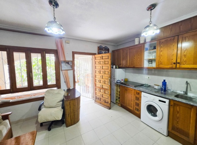 Resale - Villa - Torrevieja - Torrevieja Centro