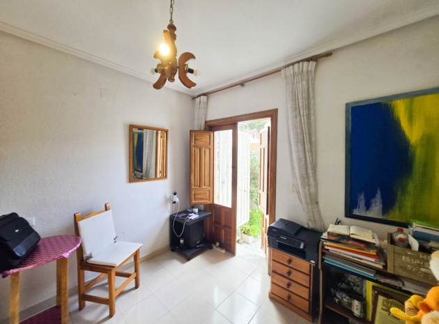 Resale - Villa - Torrevieja - Torrevieja Centro