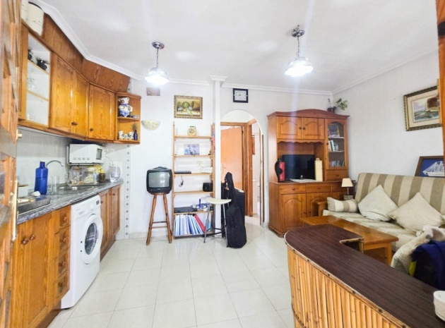 Resale - Villa - Torrevieja - Torrevieja Centro
