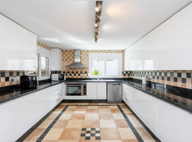 Återförsäljning - Villa - Orihuela - Campoamor
