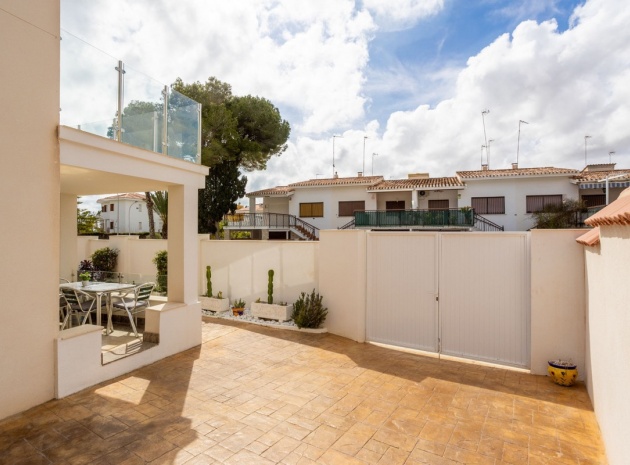 Återförsäljning - Villa - Orihuela - Campoamor