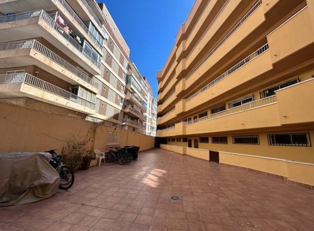 Resale - Apartment - Torrevieja - Torrevieja Centro