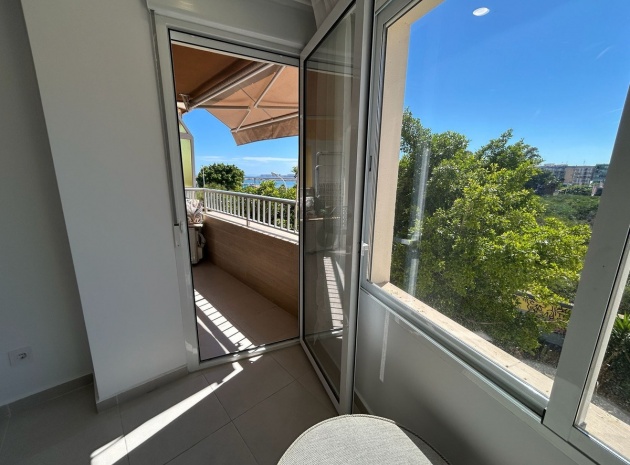 Resale - Apartment - Torrevieja - Torrevieja Centro