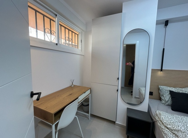 Resale - Apartment - Torrevieja - Torrevieja Centro
