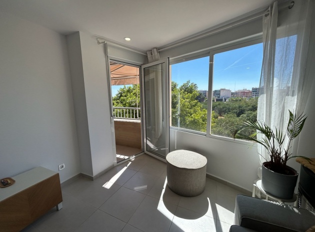 Resale - Apartment - Torrevieja - Torrevieja Centro