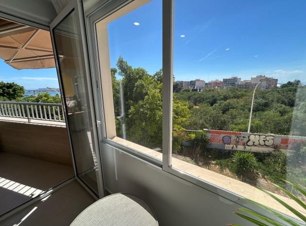 Resale - Apartment - Torrevieja - Torrevieja Centro