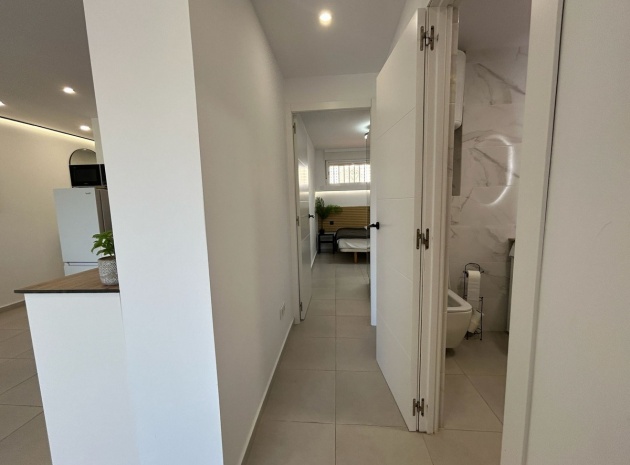 Resale - Apartment - Torrevieja - Torrevieja Centro