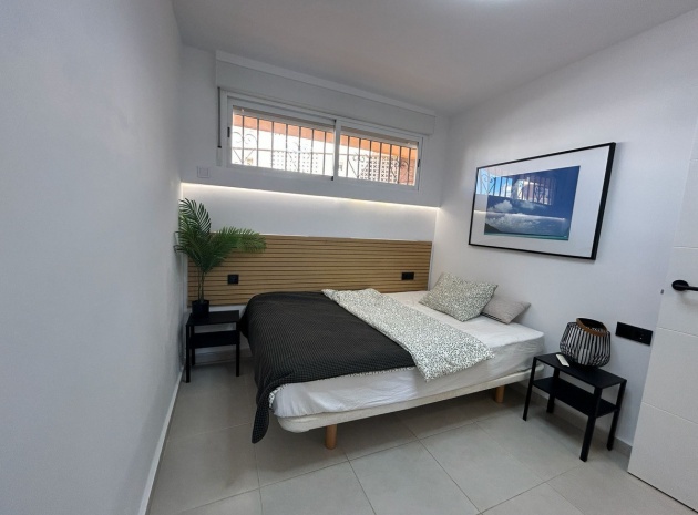 Resale - Apartment - Torrevieja - Torrevieja Centro