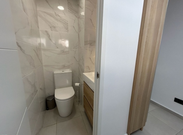 Resale - Apartment - Torrevieja - Torrevieja Centro