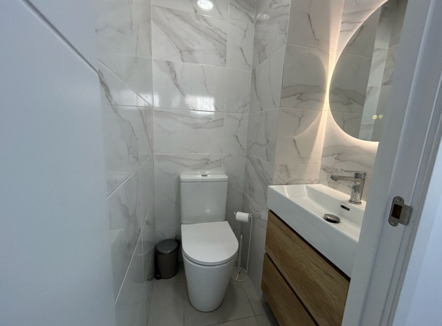 Resale - Apartment - Torrevieja - Torrevieja Centro