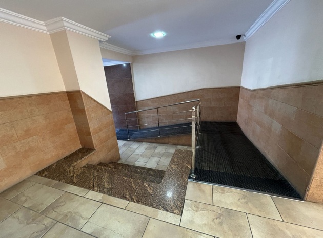 Resale - Apartment - Torrevieja - Torrevieja Centro