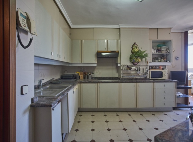 Resale - Apartment - Alicante - Alicante Centro