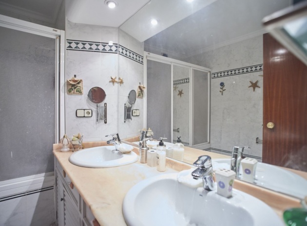 Resale - Apartment - Alicante - Alicante Centro