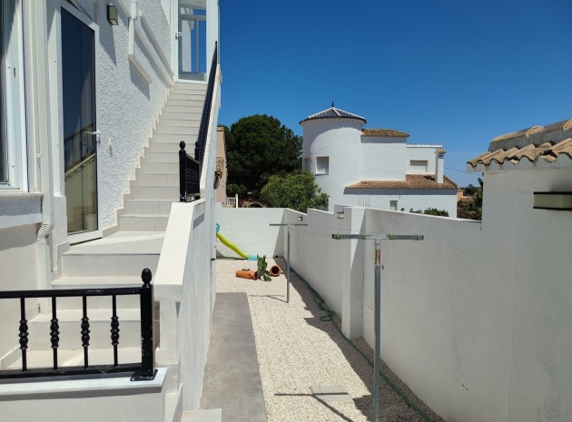 Wederverkoop - Villa - Orihuela - Torremendo