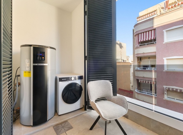 Resale - Apartment - Torrevieja - Torrevieja Centro
