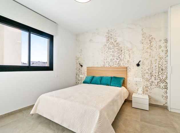 Resale - Apartment - Torrevieja - Torrevieja Centro