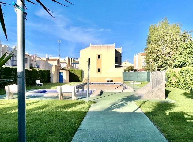 Återförsäljning - Lägenhet - Torrevieja - Torrevieja Centro