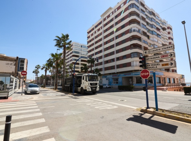 Återförsäljning - Lägenhet - Torrevieja - Torrevieja Centro