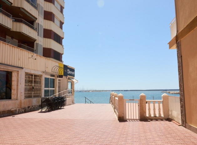 Återförsäljning - Lägenhet - Torrevieja - Torrevieja Centro