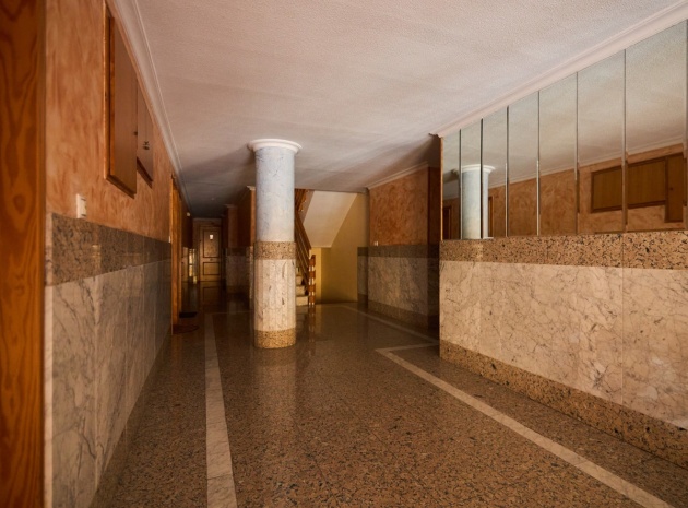 Återförsäljning - Lägenhet - Torrevieja - Torrevieja Centro