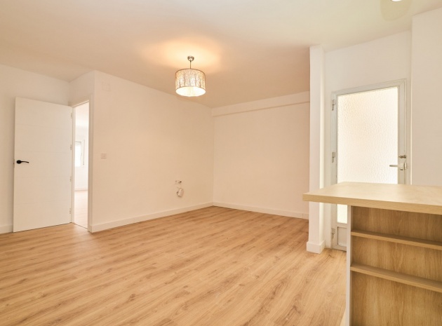 Wiederverkauf - Wohnung - Torrevieja - Torrevieja Centro