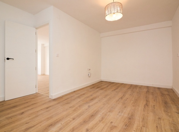 Wiederverkauf - Wohnung - Torrevieja - Torrevieja Centro