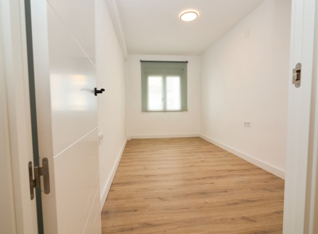 Wiederverkauf - Wohnung - Torrevieja - Torrevieja Centro
