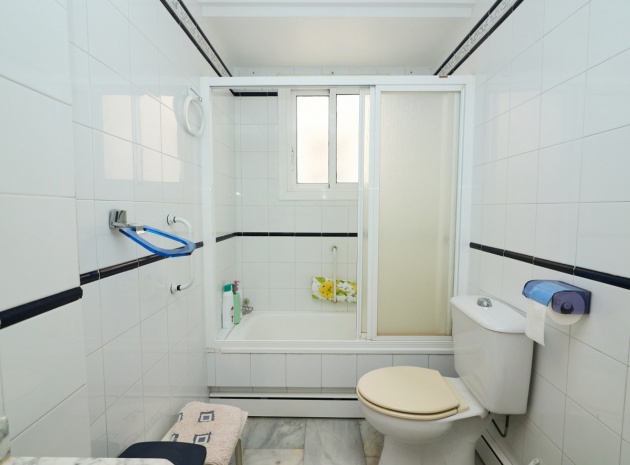 Wederverkoop - Appartement - Torrevieja - Playa De Los Locos