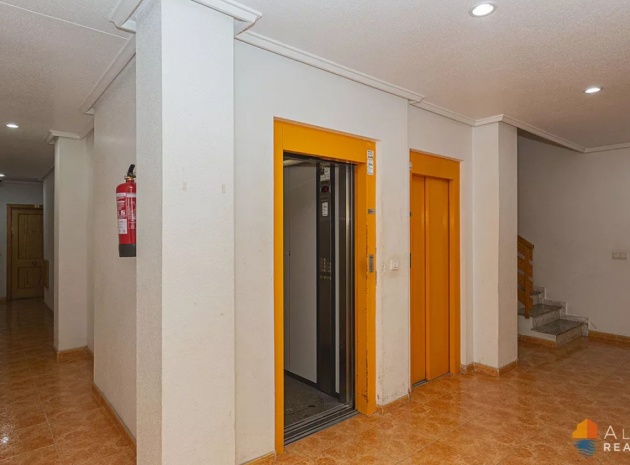 Wiederverkauf - Wohnung - Torrevieja - Torrevieja Centro