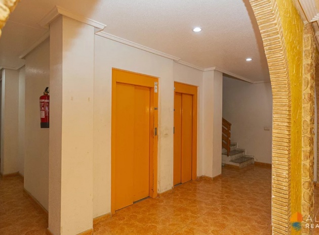 Wiederverkauf - Wohnung - Torrevieja - Torrevieja Centro