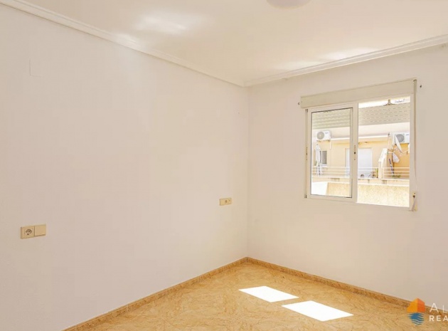 Wiederverkauf - Wohnung - Torrevieja - Torrevieja Centro