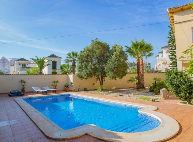 Resale - Villa - Torrevieja - Torre La Mata