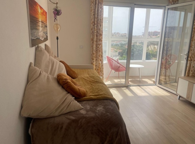 Återförsäljning - Lägenhet - Torrevieja - La Mata