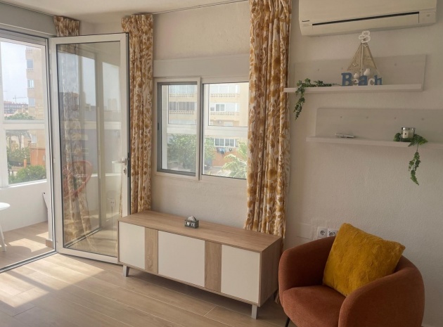 Återförsäljning - Lägenhet - Torrevieja - La Mata