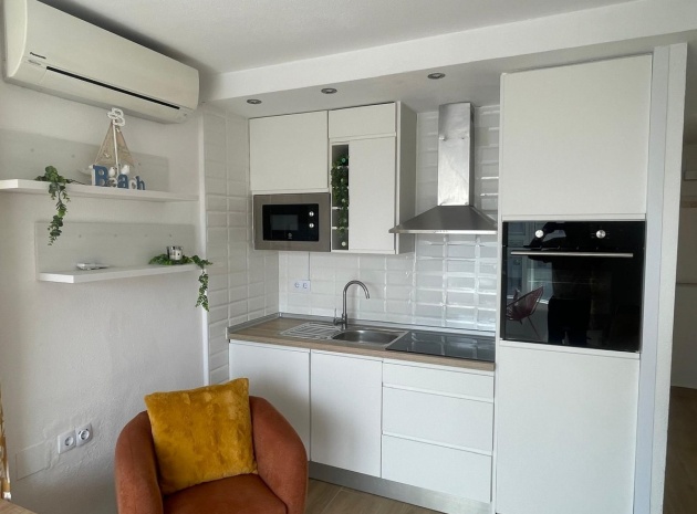 Återförsäljning - Lägenhet - Torrevieja - La Mata