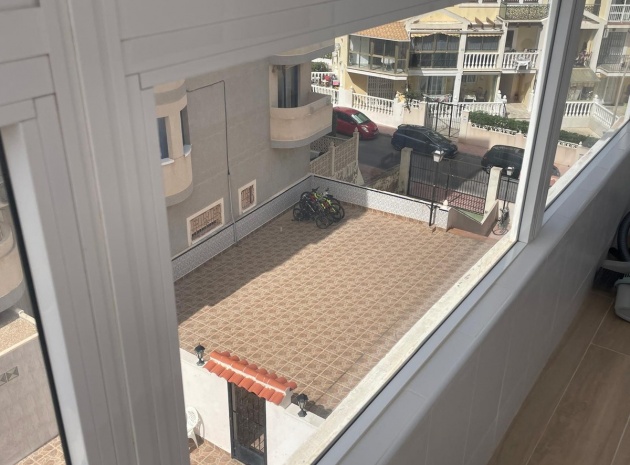 Återförsäljning - Lägenhet - Torrevieja - La Mata