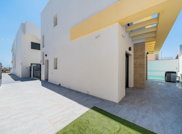 Återförsäljning - Villa - Los Montesinos - La Herrada