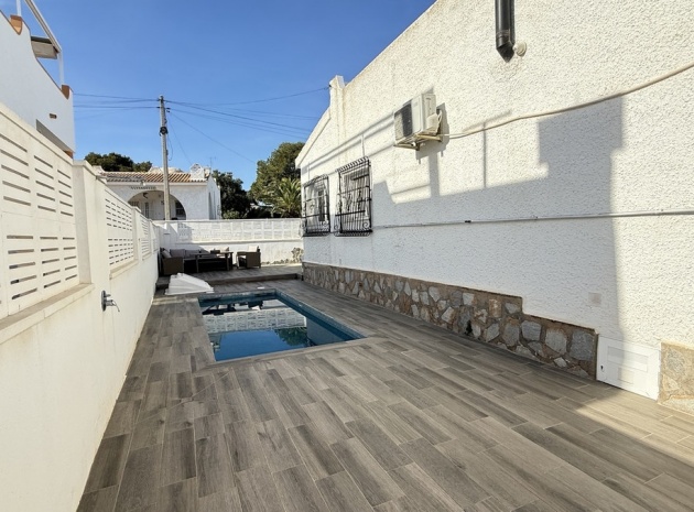 Wiederverkauf - Villa - Orihuela - Villamartin