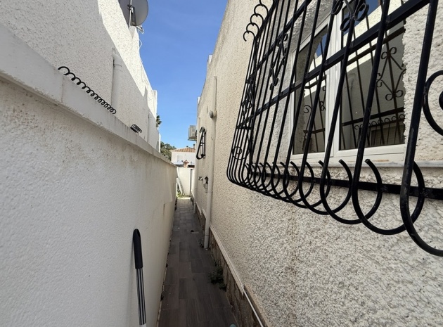 Wiederverkauf - Villa - Orihuela - Villamartin
