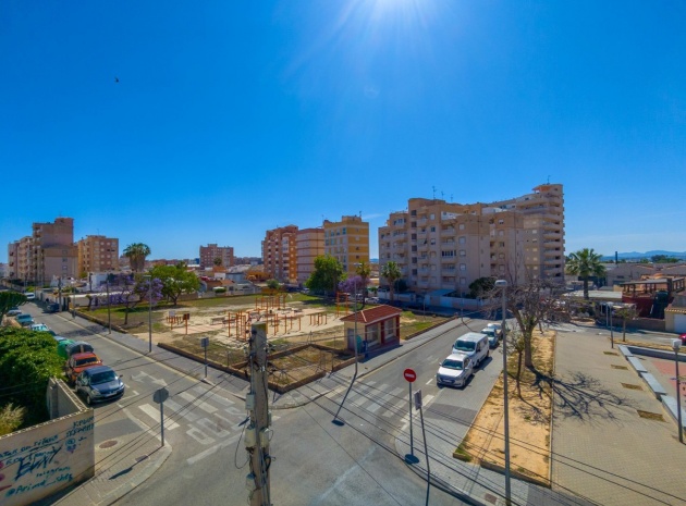 Wiederverkauf - Stadthaus - Torrevieja - Torrevieja Centro