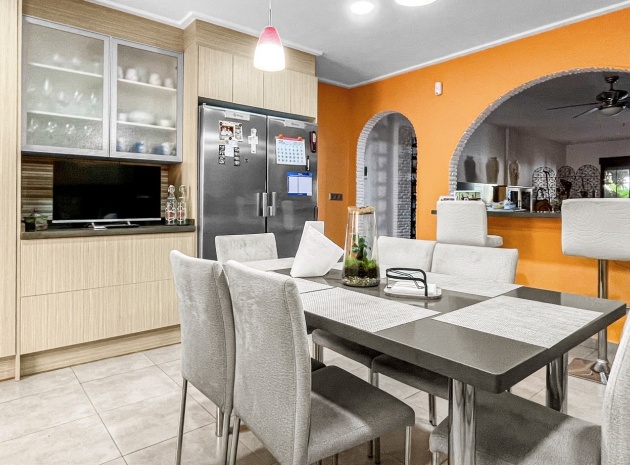 Wederverkoop - Herenhuis - Torrevieja - Los balcones
