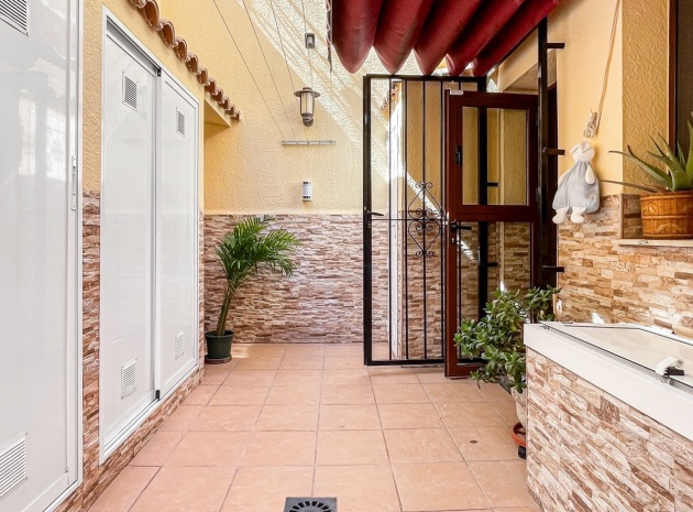 Wederverkoop - Herenhuis - Torrevieja - Los balcones