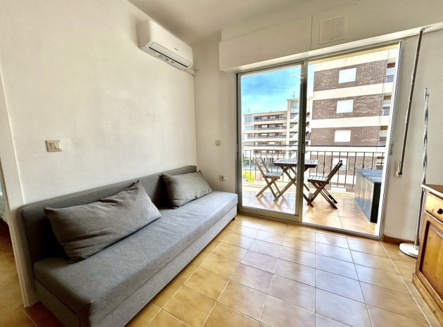 Resale - Apartment - Torrevieja - Torrevieja Centro