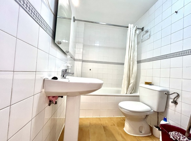 Resale - Apartment - Torrevieja - Torrevieja Centro