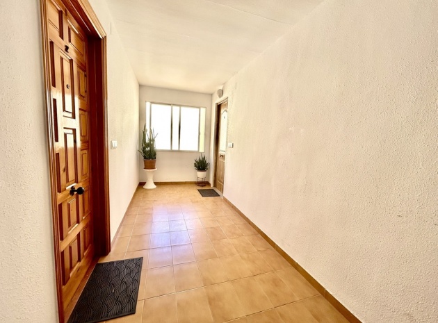 Resale - Apartment - Torrevieja - Torrevieja Centro