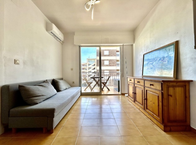 Resale - Apartment - Torrevieja - Torrevieja Centro