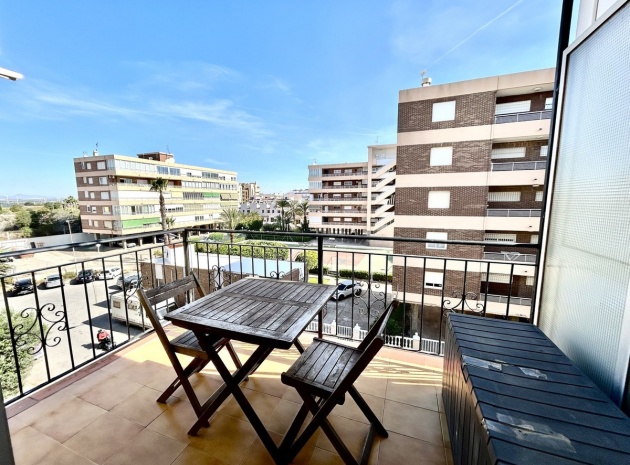 Resale - Apartment - Torrevieja - Torrevieja Centro